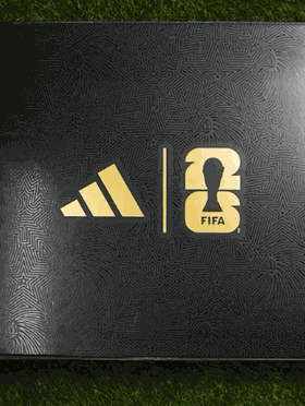 Caixa exclusiva adidas x FIFA